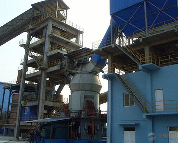 Gold Mines Vertical Grinding Mill For Raw Material Low Wear Fineness Adjustable supplier