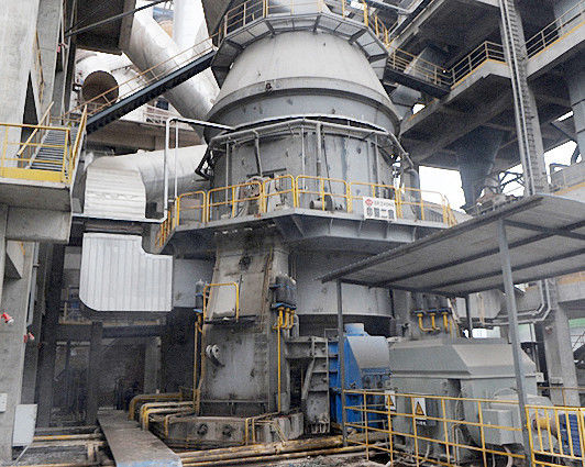 Silica Sand Vertical Grinding Mill Small Floor Space For Cement Industry